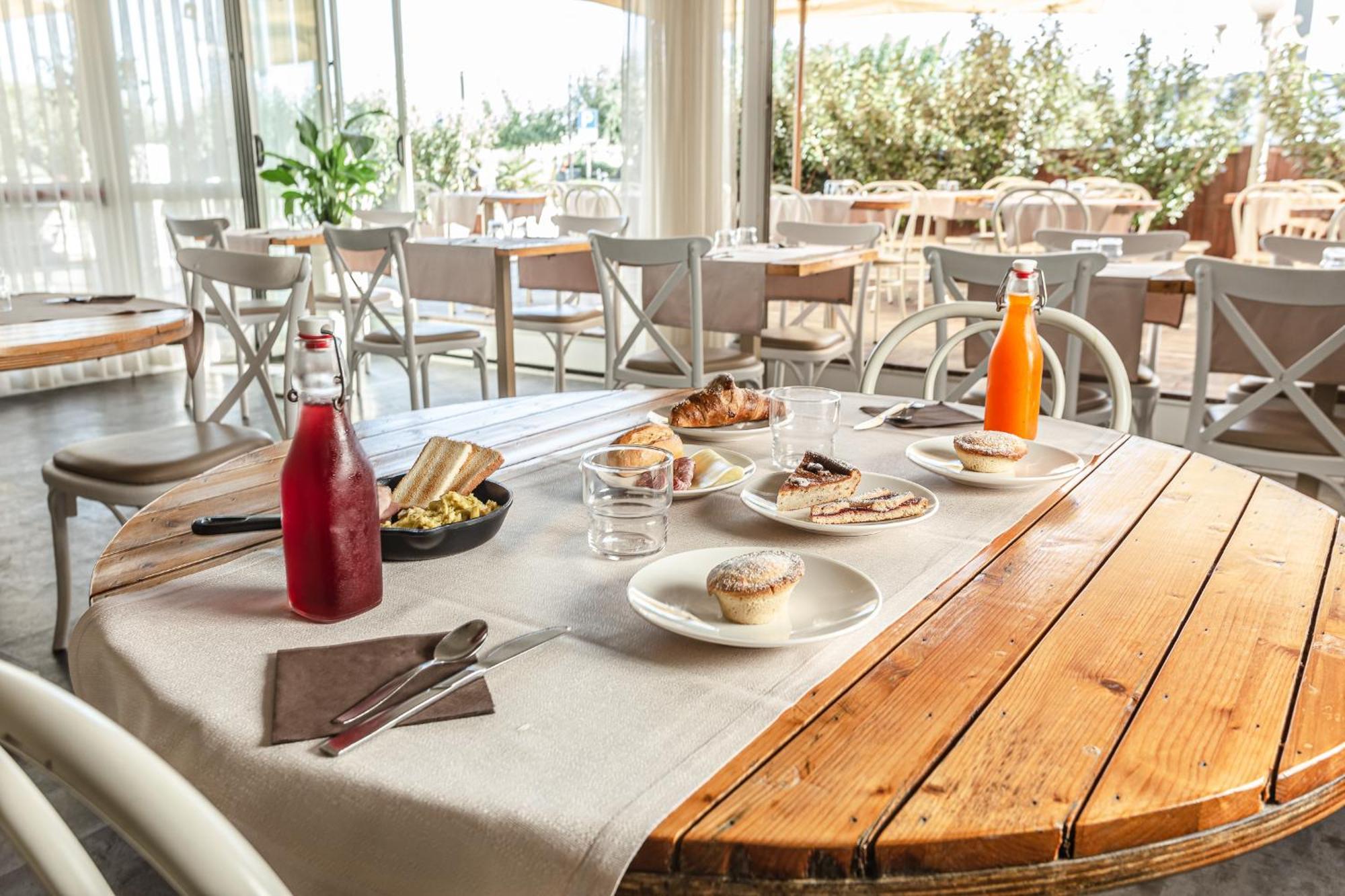 Hotel Ronchi تّشيرفييا المظهر الخارجي الصورة